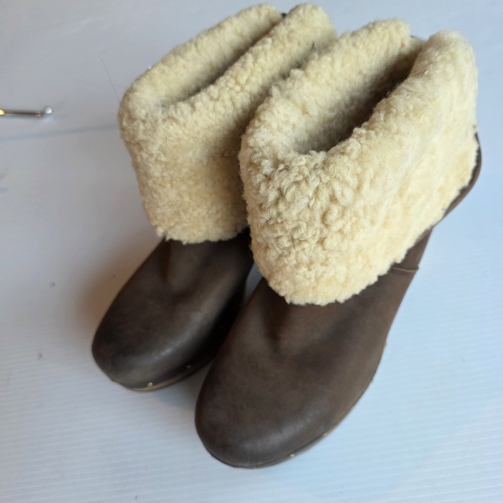 Cozy Shearling-Lined Brown Boots